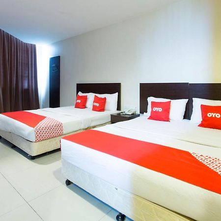 Oyo 89966 Green World Hotel @ Seri Putra Kajang Esterno foto