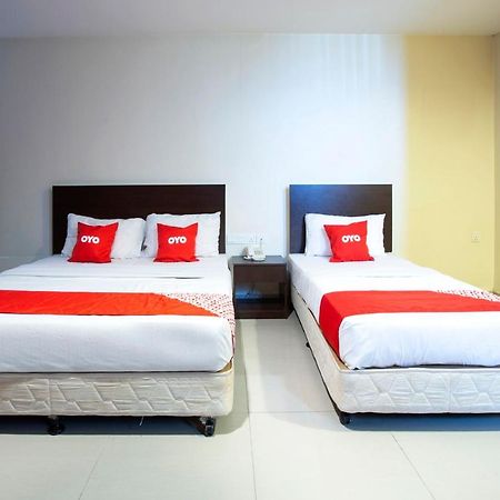 Oyo 89966 Green World Hotel @ Seri Putra Kajang Esterno foto