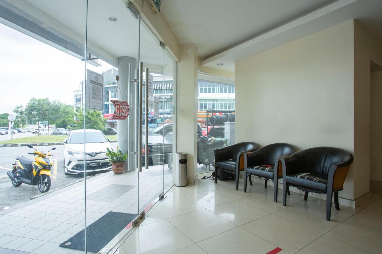 Oyo 89966 Green World Hotel @ Seri Putra Kajang Esterno foto