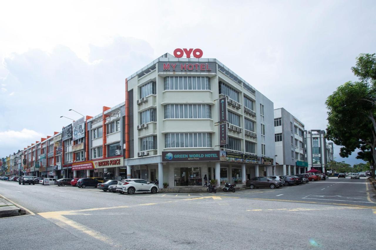 Oyo 89966 Green World Hotel @ Seri Putra Kajang Esterno foto