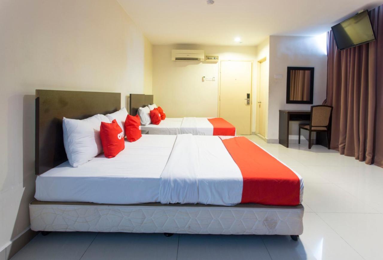 Oyo 89966 Green World Hotel @ Seri Putra Kajang Esterno foto