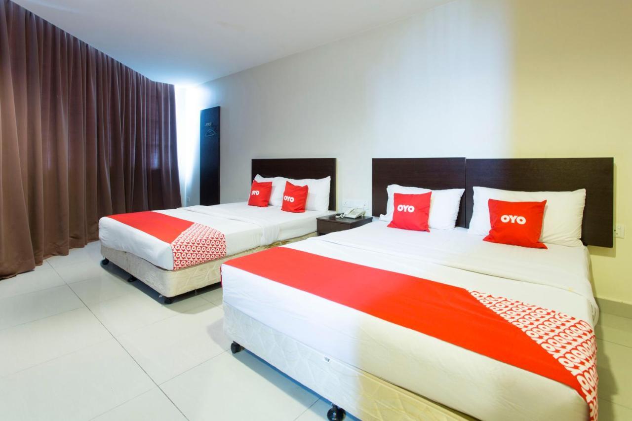 Oyo 89966 Green World Hotel @ Seri Putra Kajang Esterno foto