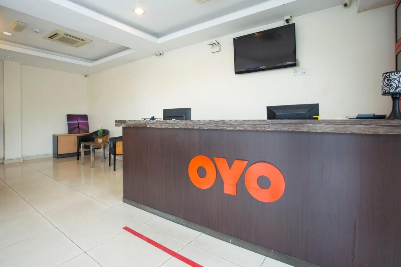 Oyo 89966 Green World Hotel @ Seri Putra Kajang Esterno foto