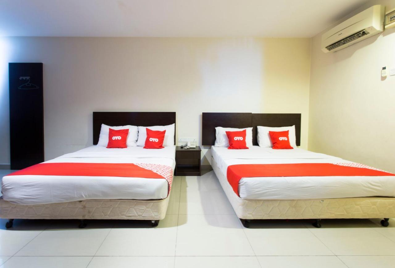 Oyo 89966 Green World Hotel @ Seri Putra Kajang Esterno foto