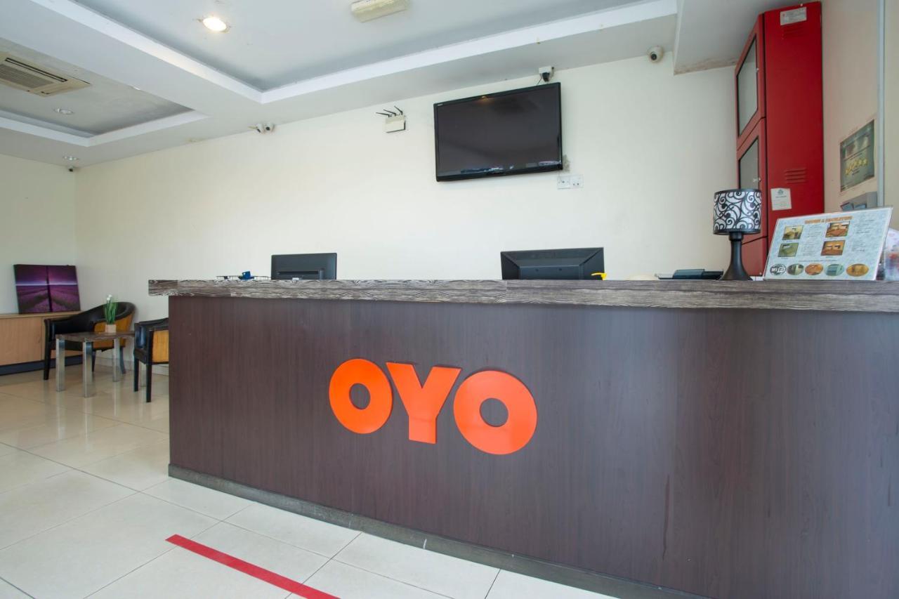 Oyo 89966 Green World Hotel @ Seri Putra Kajang Esterno foto