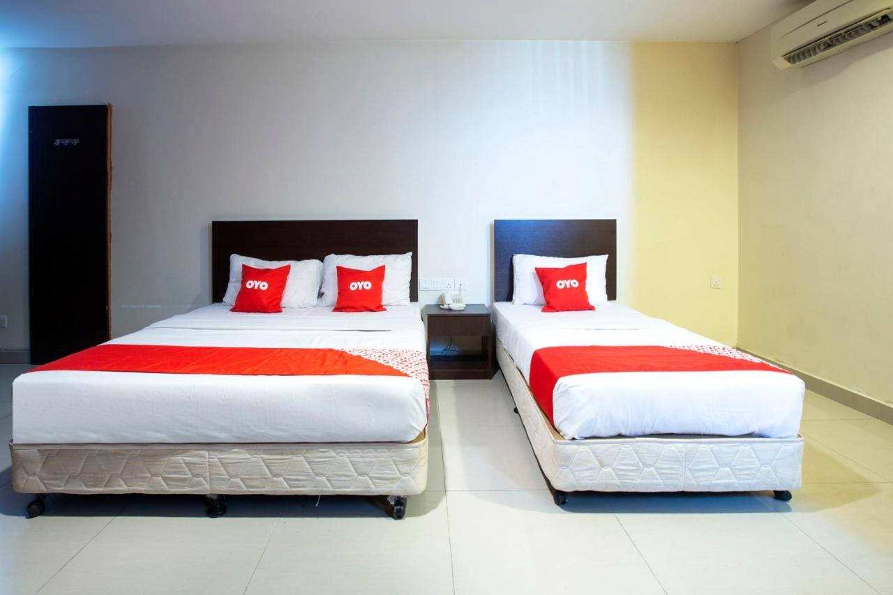 Oyo 89966 Green World Hotel @ Seri Putra Kajang Esterno foto